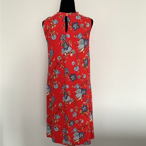 Cute little summer dress, wear on its own or with capris - Picture 3 of 4